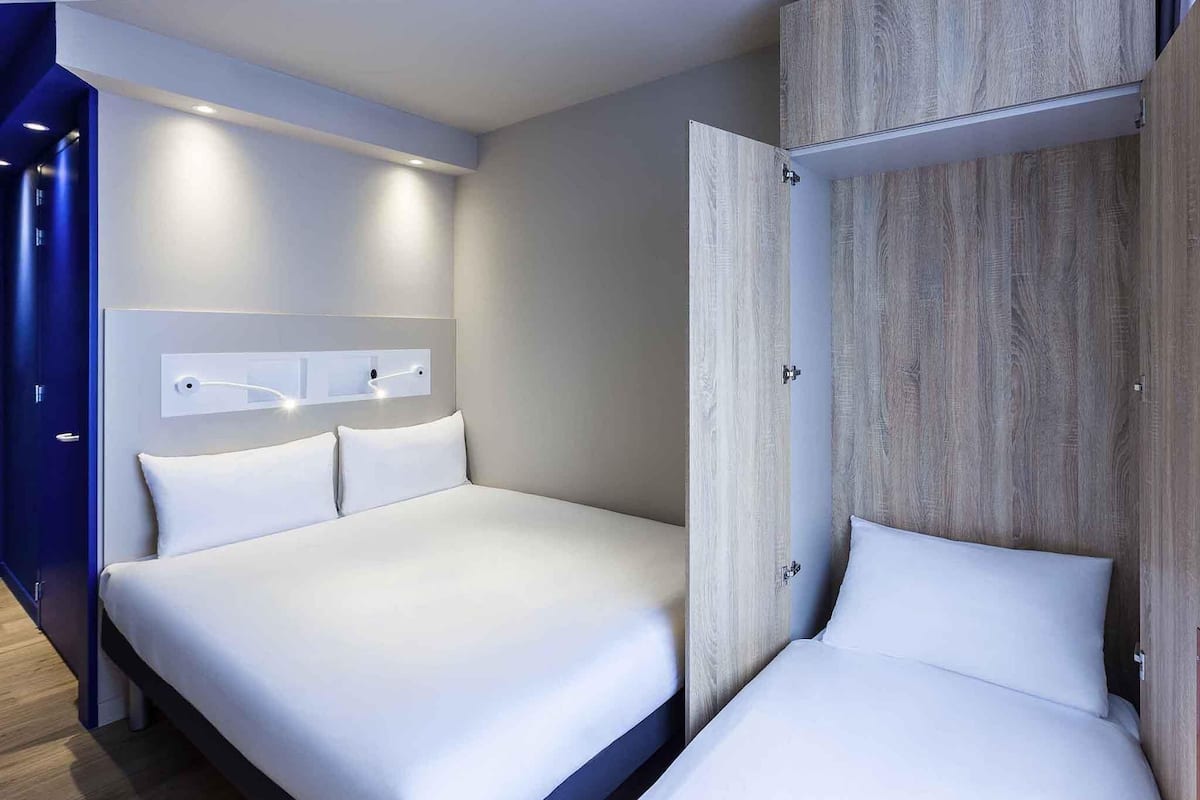 Camera doppia | Biancheria da letto ipoallergenica, insonorizzazione