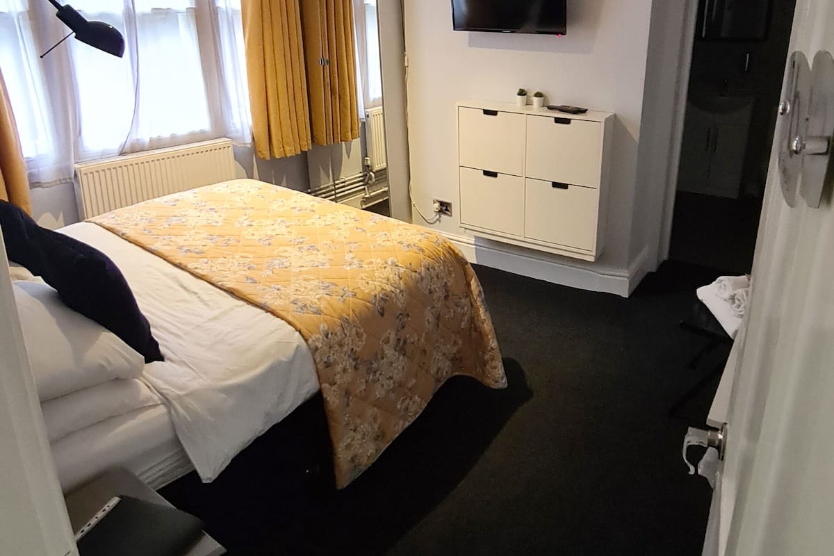 double room, ensuite | 1 bedroom