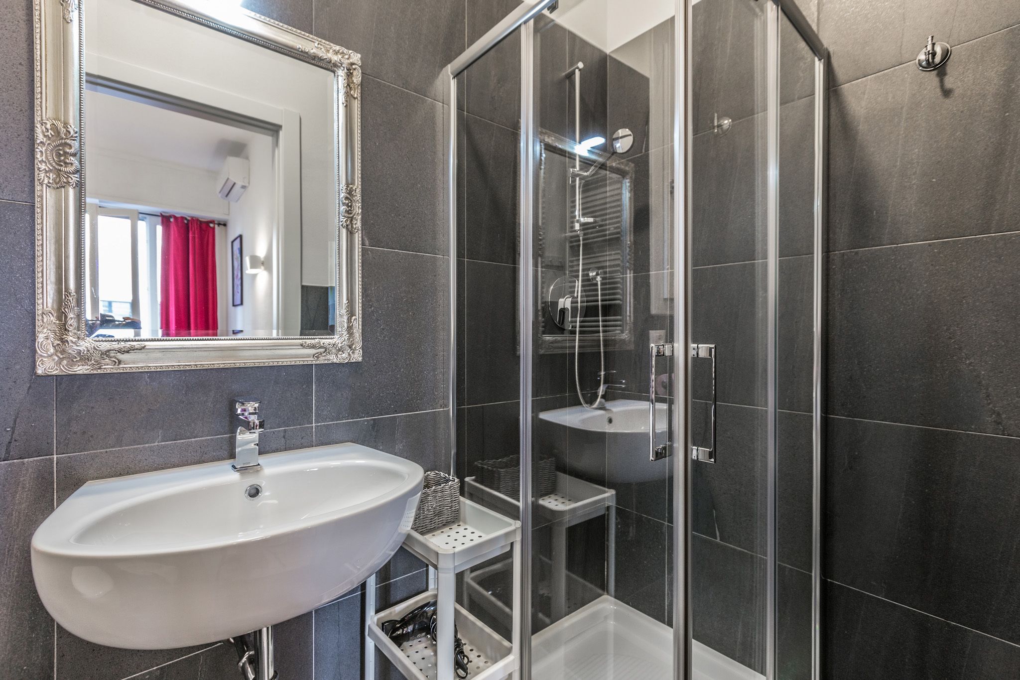 deluxe room, 1 queen bed | bathroom | shower, free toiletries, hair dryer, bidet