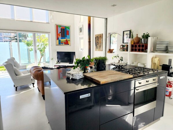 Elite Penthouse, 2 Bedrooms | Private kitchen