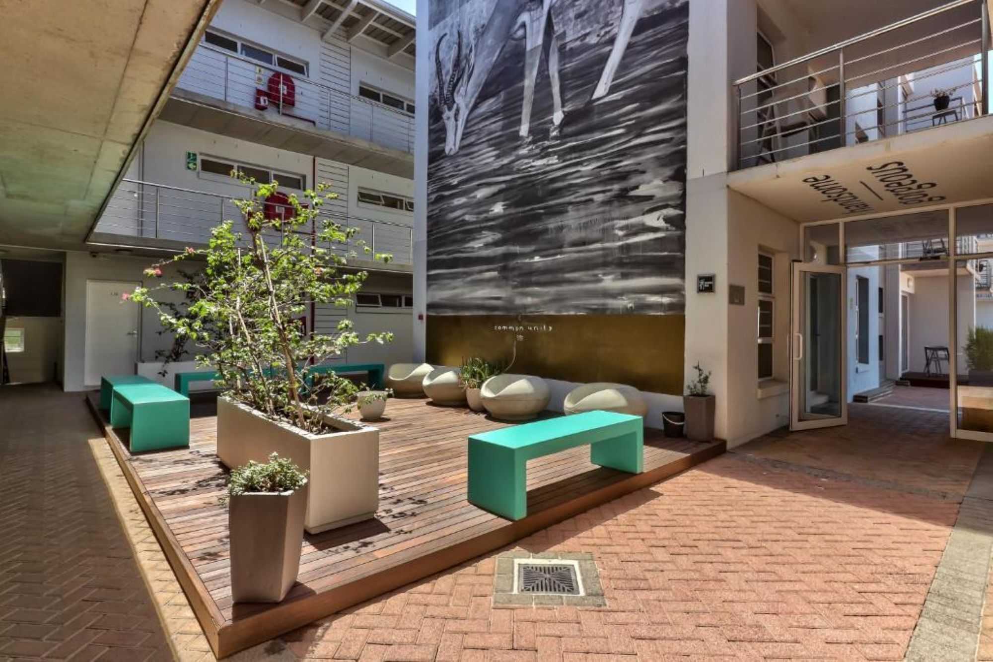 المنشأة من الخارج