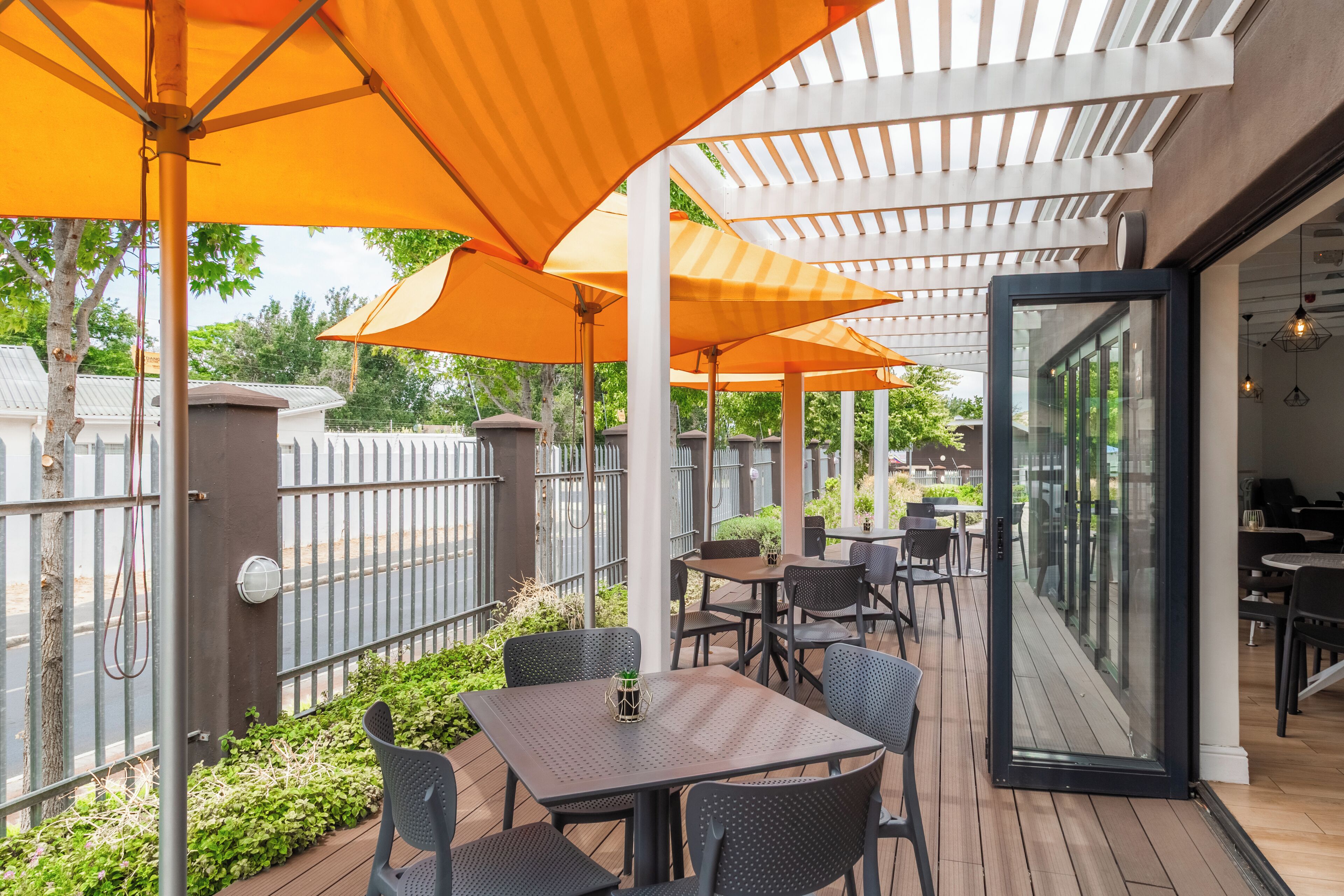 Daily continental breakfast (ZAR 100 per person)