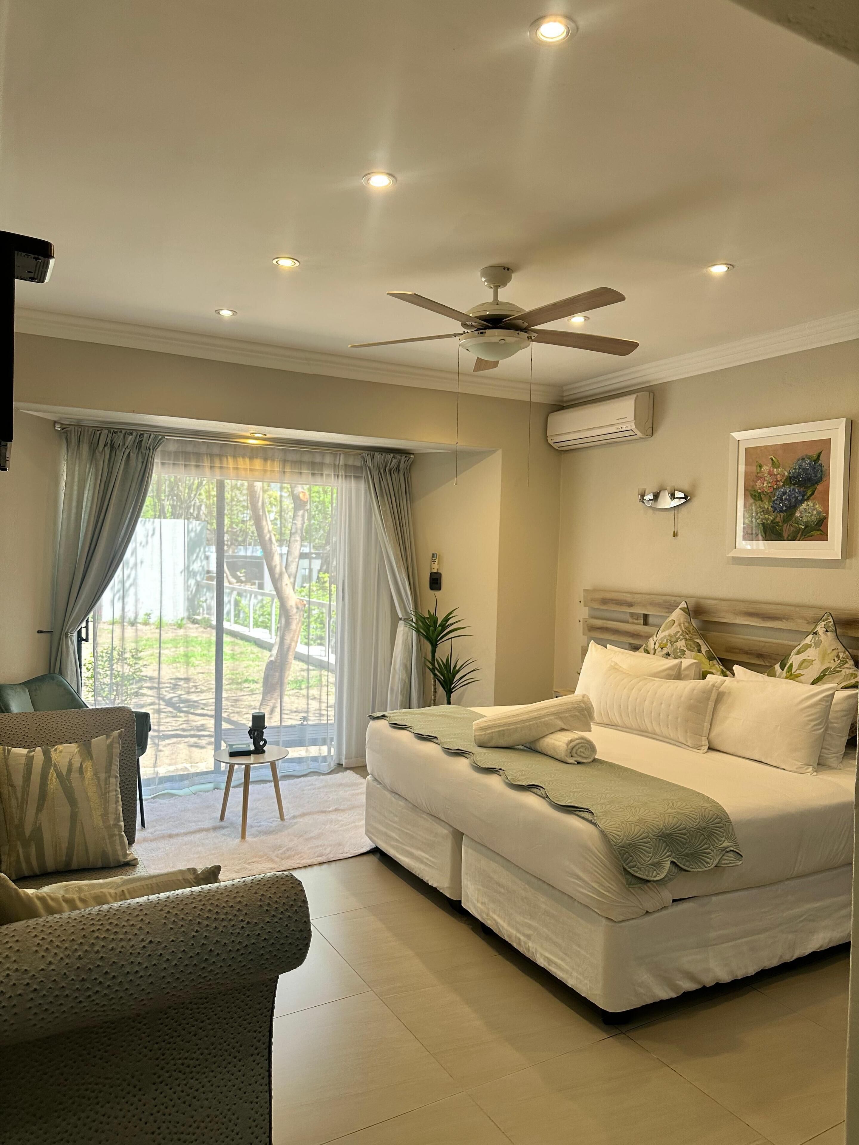 Room | Egyptian cotton sheets, premium bedding, minibar, individually decorated