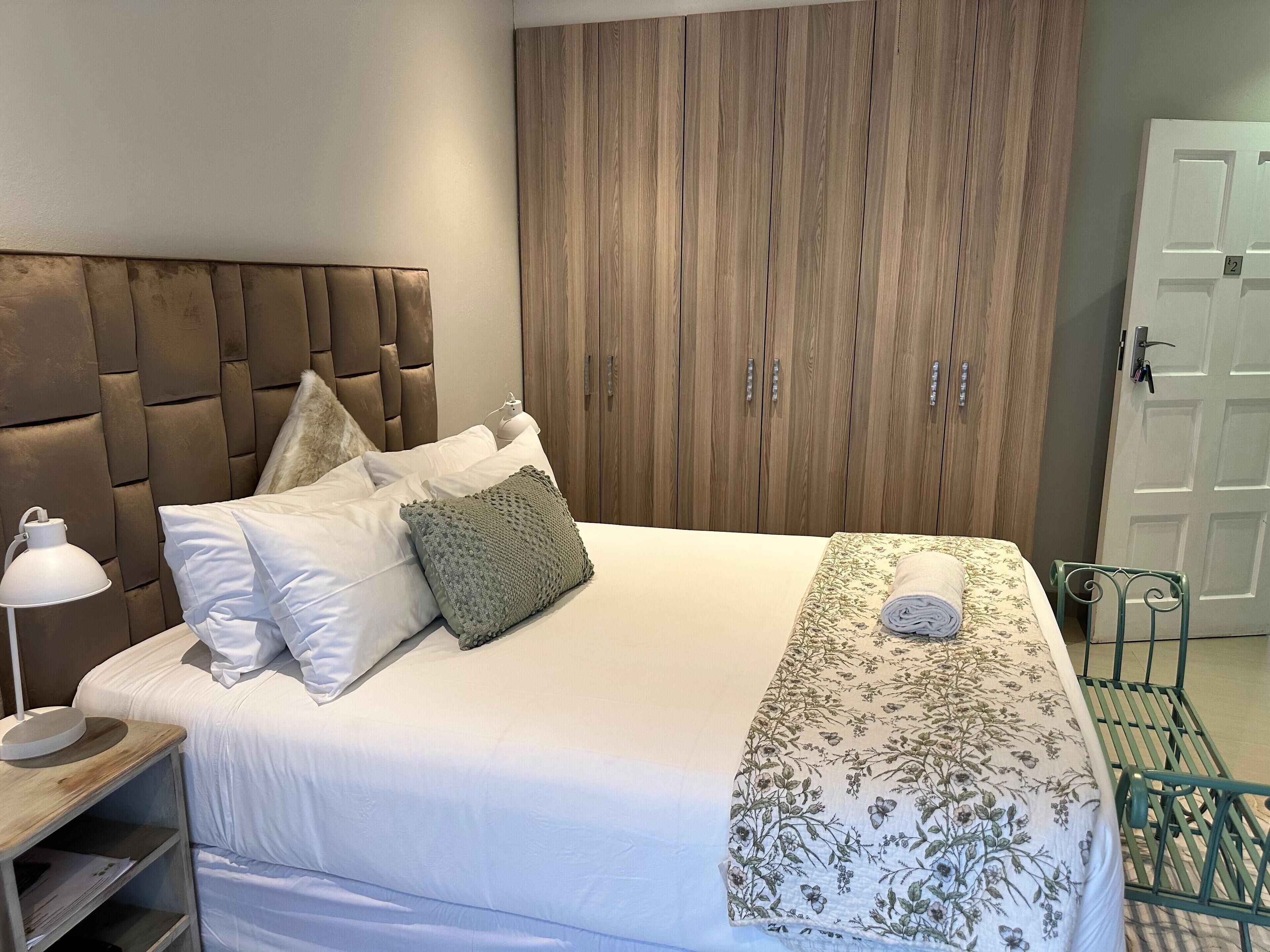 Queen Room Deluxe | Egyptian cotton sheets, premium bedding, minibar, individually decorated