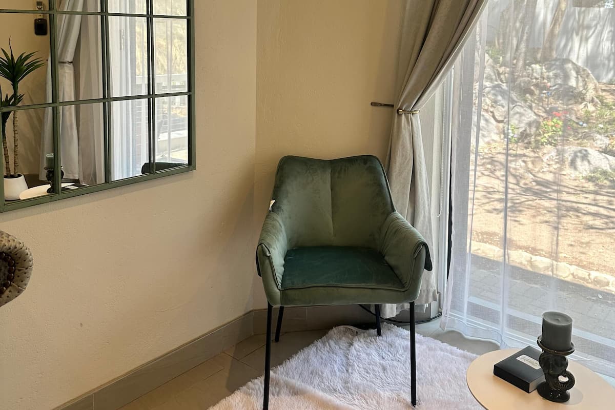 Suite de lujo (King) | Sábanas de algodón egipcio, ropa de cama de alta calidad, minibar