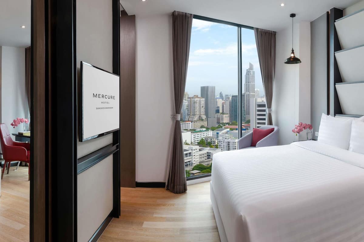 Suite, 1 King Bed | Minibar, in-room safe, individually furnished, desk