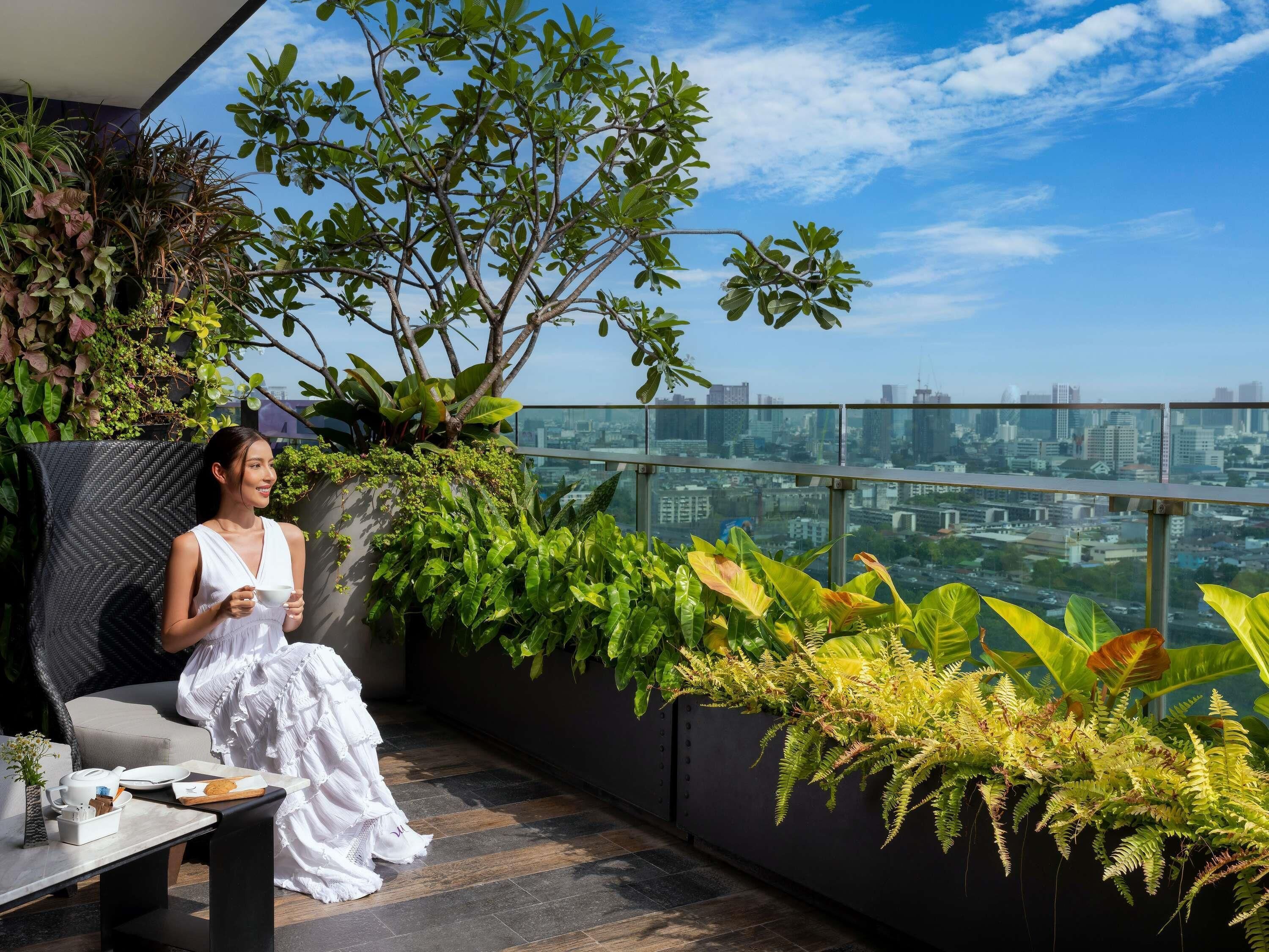 Suite, 1 kingsize-seng | Minibar, safe på rommet, individuelt innredet og skrivebord