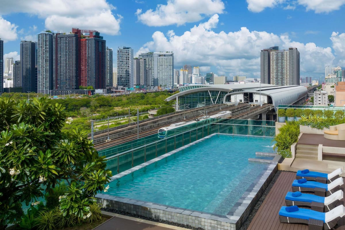 Superior-værelse - 2 enkeltsenge | Minibar, pengeskab på værelset, individuel indretning, skrivebord