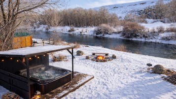 Bain à remous extérieur