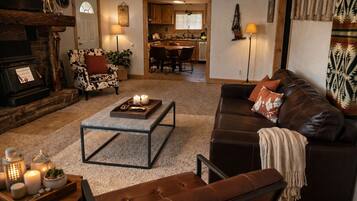 Exclusive House | Ruang tamu | 40 inci televisyen skrin rata dengan digital, perkhidmatan penstriman