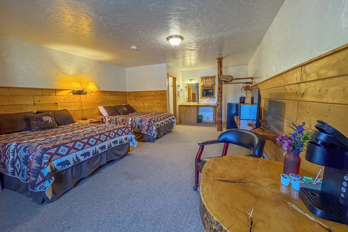 Premium kamer, 2 queensize bedden (Room 19, top floor) | 1 slaapkamer, luxe beddengoed, een strijkplank/strijkijzer, gratis wifi