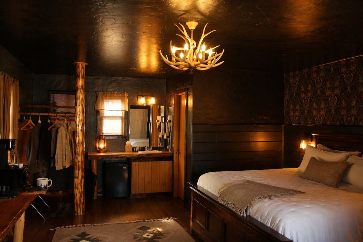 Premium Room, 1 King Bed (Room 12, bottom floor) | Premium bedding, iron/ironing board, free WiFi, bed sheets