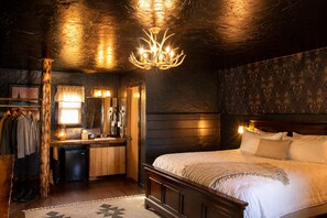 Premium Room, 1 King Bed (Room 12, bottom floor) | Premium bedding, iron/ironing board, free WiFi, bed sheets - Chinook Winds Lodge (Dubois)