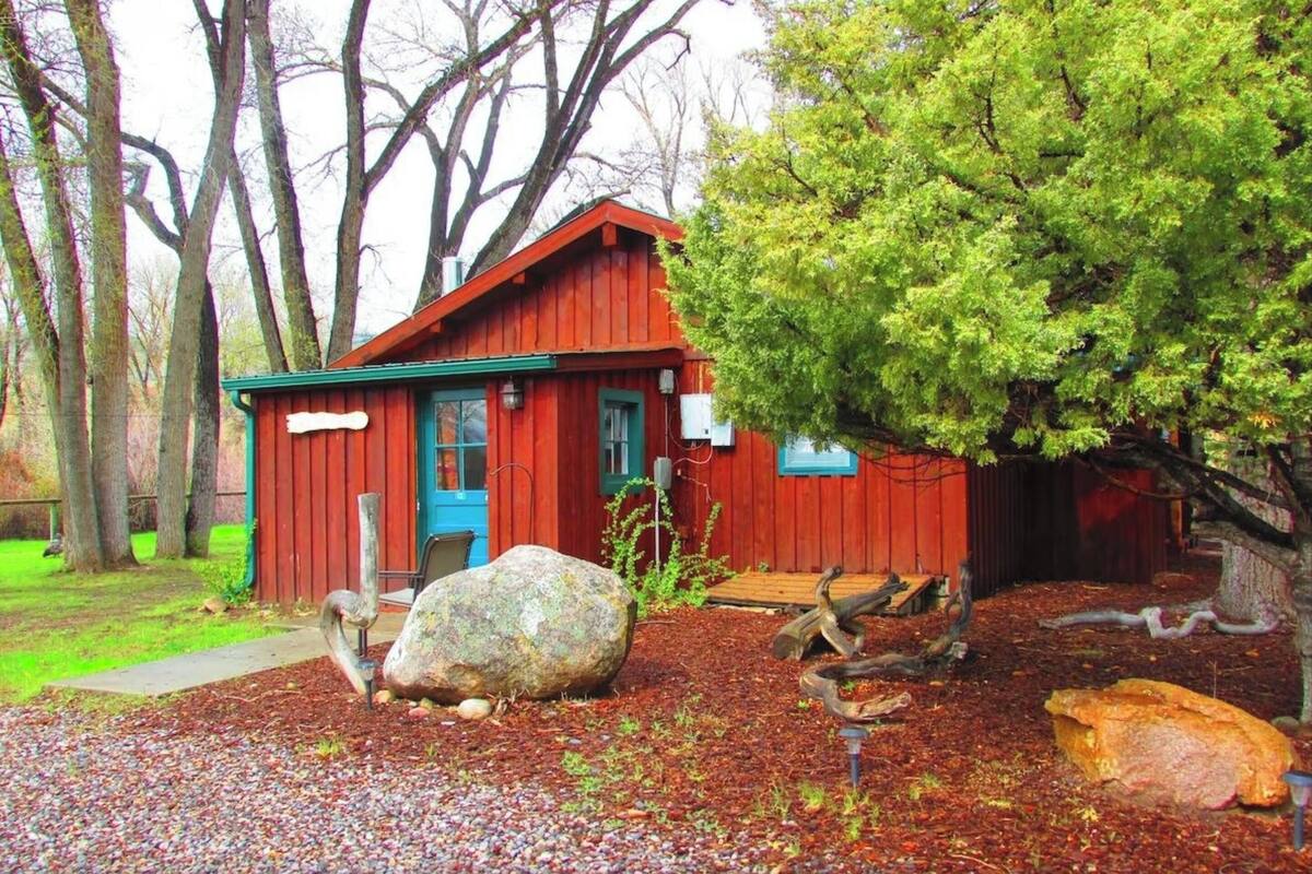 Little Bear Cabin | Gateutsikt