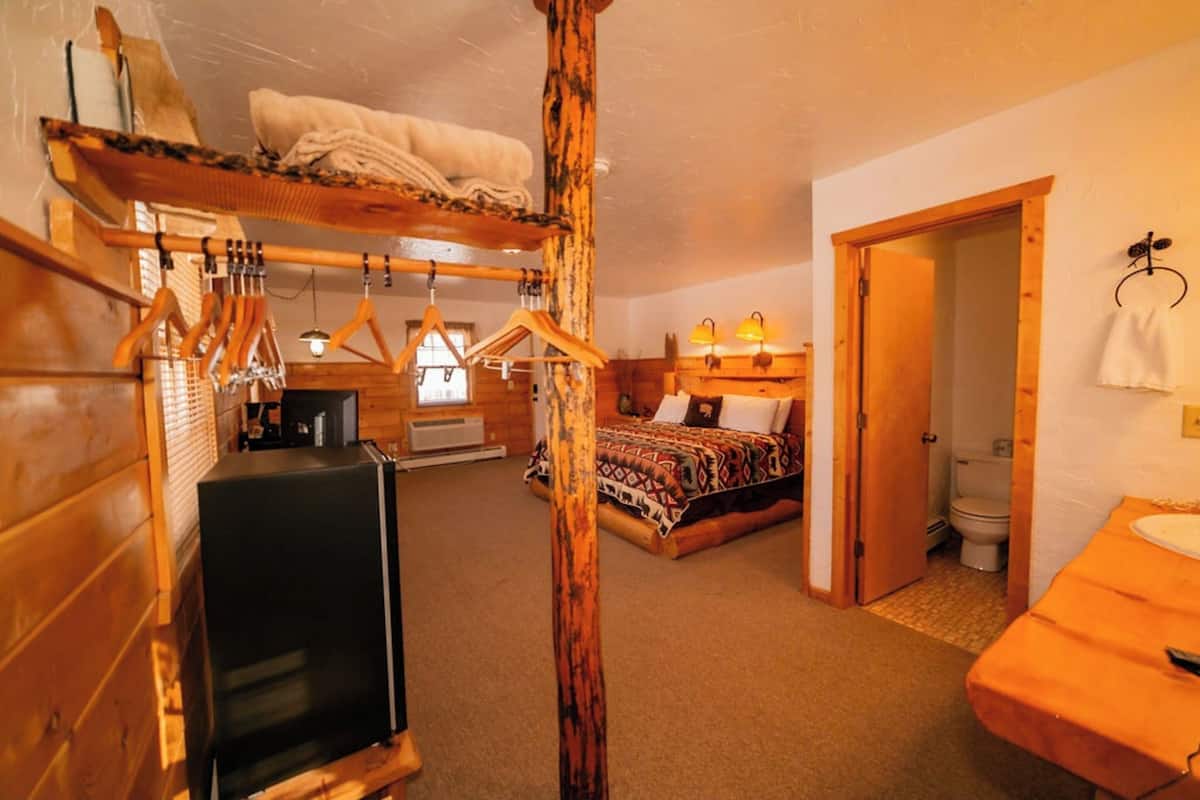 Premium kamer, 1 kingsize bed (Room 20, top floor) | 1 slaapkamer, luxe beddengoed, een strijkplank/strijkijzer, gratis wifi