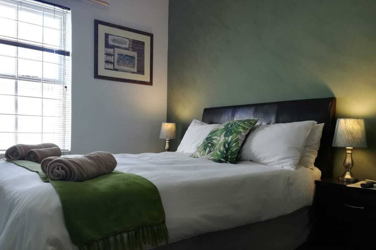 Habitación doble (downstairs) | Caja fuerte