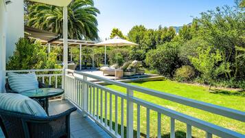 Queen room (garden view) | Balcony view