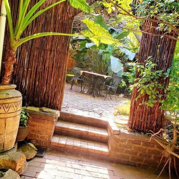 International / Couples Room | Terrace/patio - Breena BnB Guest House (Edenvale)