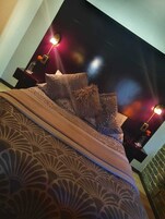 Room 1: G/h Business Room | Frigobar, individualmente decorados, individualmente mobiliados