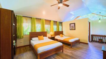 Standardzimmer | Zimmersafe, Schreibtisch, kostenloses WLAN, Bettwäsche