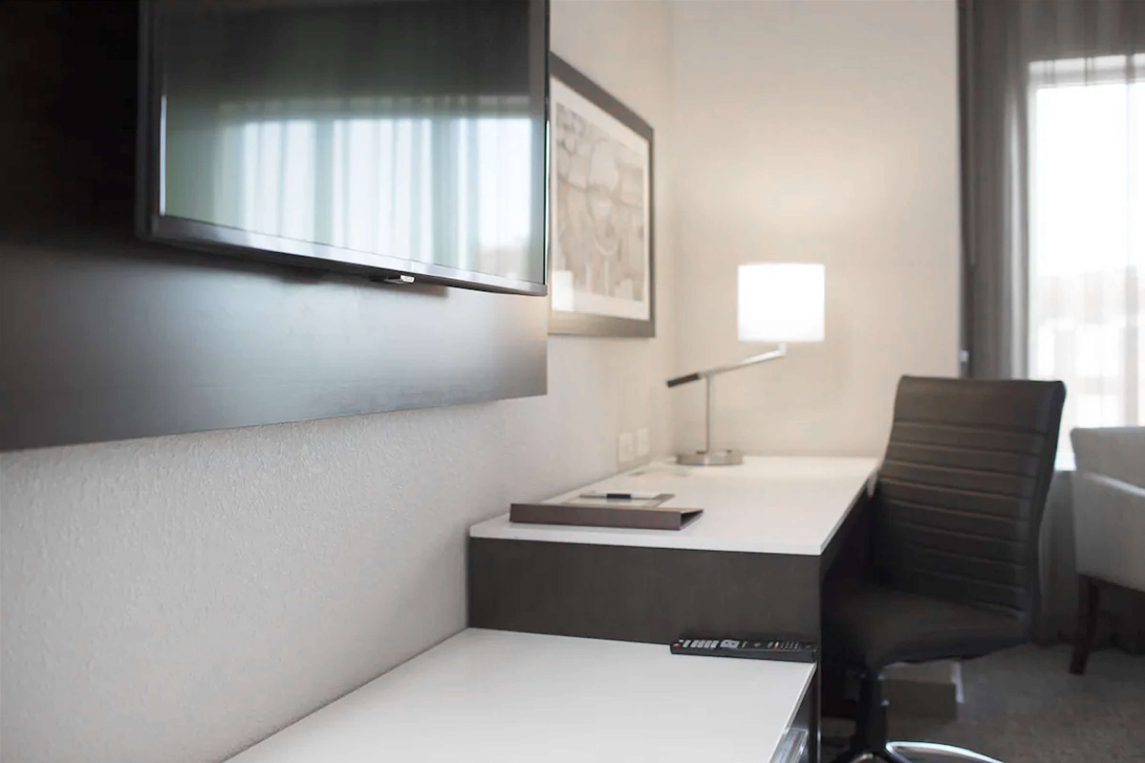 premium bedding, in-room safe, desk, laptop workspace