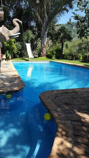 Outdoor pool - Martin's Haven Guest Lodge and Function Venue - Campground (Mbombela)