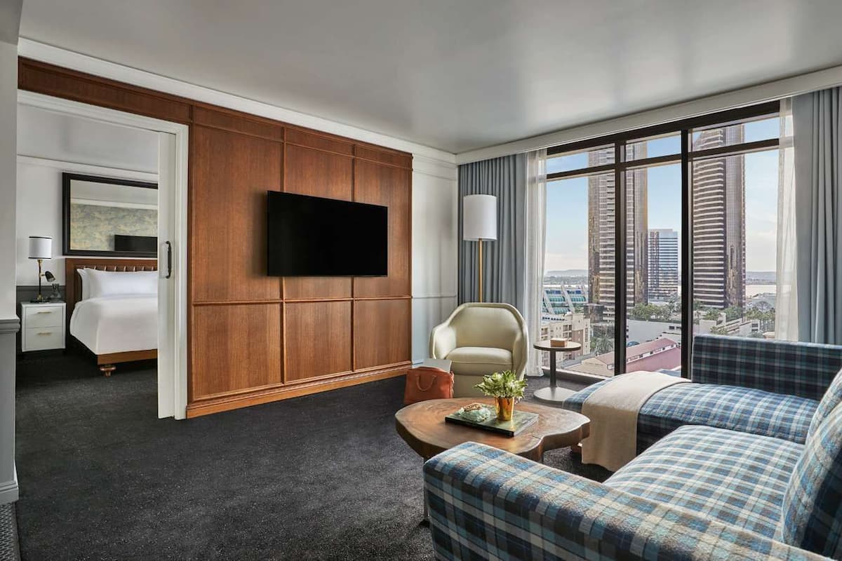 Egyptian cotton sheets, premium bedding, down comforters, pillowtop beds