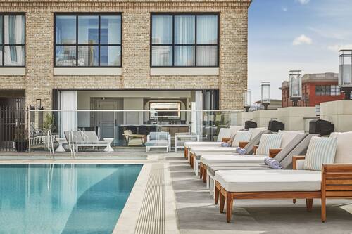 Outdoor pool, cabanas (surcharge), pool umbrellas