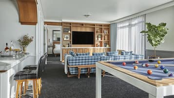 Pool Suite | 1 間睡房、埃及棉床單、高級寢具、羽絨被