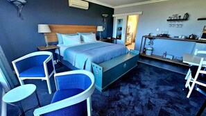 舒适客房, 1 间卧室, 海景 | 客房内保险箱、特色装修、特色家居、熨斗/熨衣板