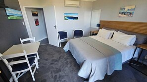 Economy Room, 1 Bedroom, Sea View | In-room safe, individually decorated, individually furnished - Bay View Guest House Somerset West (Cape Town)