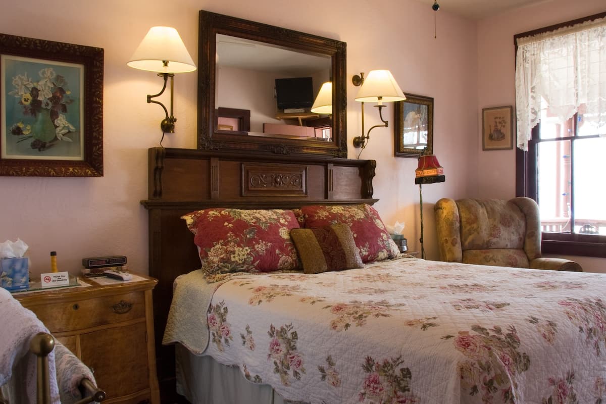 Chambre Double Standard, salle de bains attenante, vue montagne (Verde View)