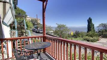 Standard Triple Room, Ensuite, Mountain View (Miner's Suite)