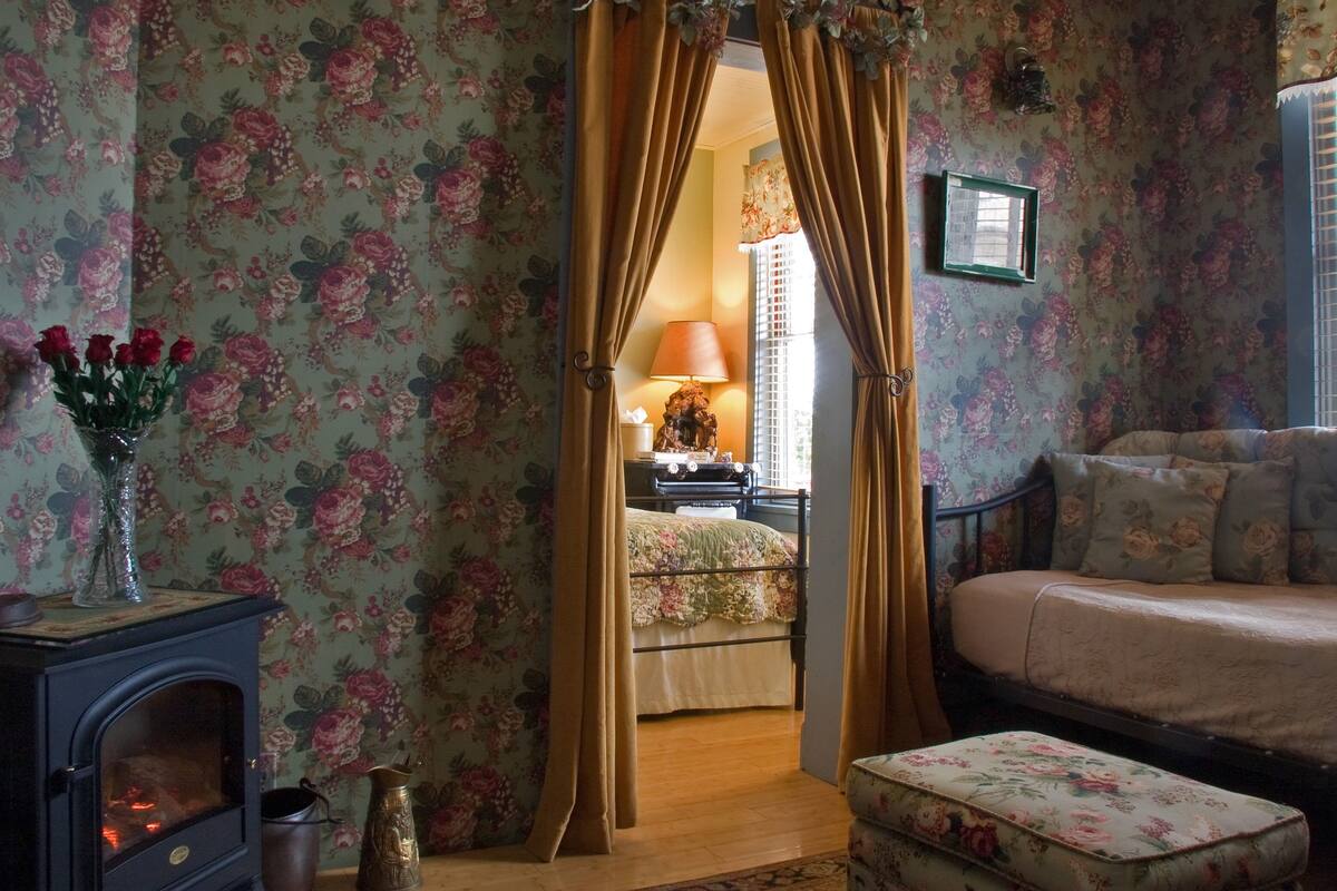 Standard Triple Room, Ensuite, Mountain View (Miner's Suite)