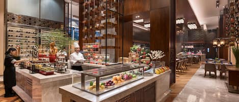 3 restaurants, serveren ontbijt, lunch, diner, Dim Sum gerechten