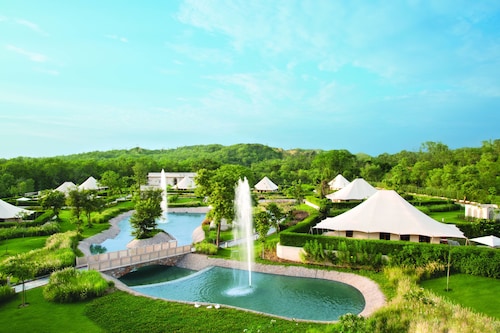 The Oberoi Sukhvilas Resort & Spa
