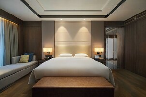 Premium bedding, down comforters, in-room safe, desk