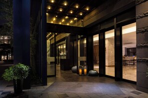Exterior - DoubleTree by Hilton Shanghai Hongqiao (Shanghai)