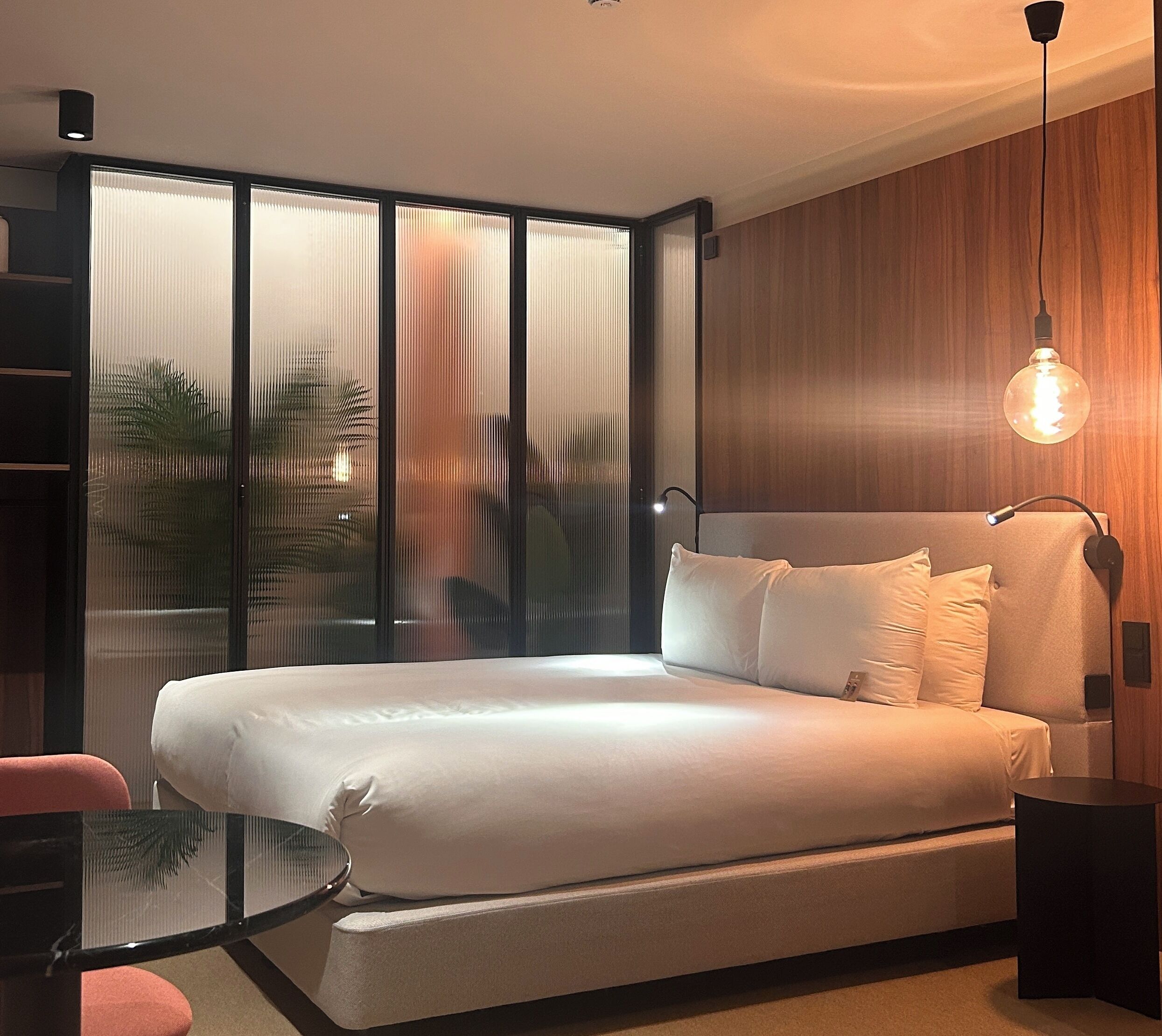 Phòng đôi Premium, buồng tắm phù hợp cho xe lăn, không cửa sổ | Bộ đồ giường cao cấp, két bảo mật tại phòng, bàn 