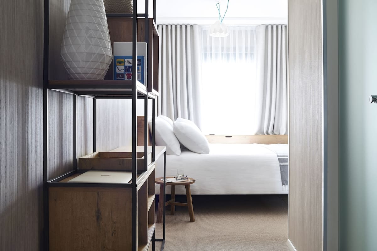Good Room with Water view (King) | Premium bedding, in-room safe, desk, laptop workspace