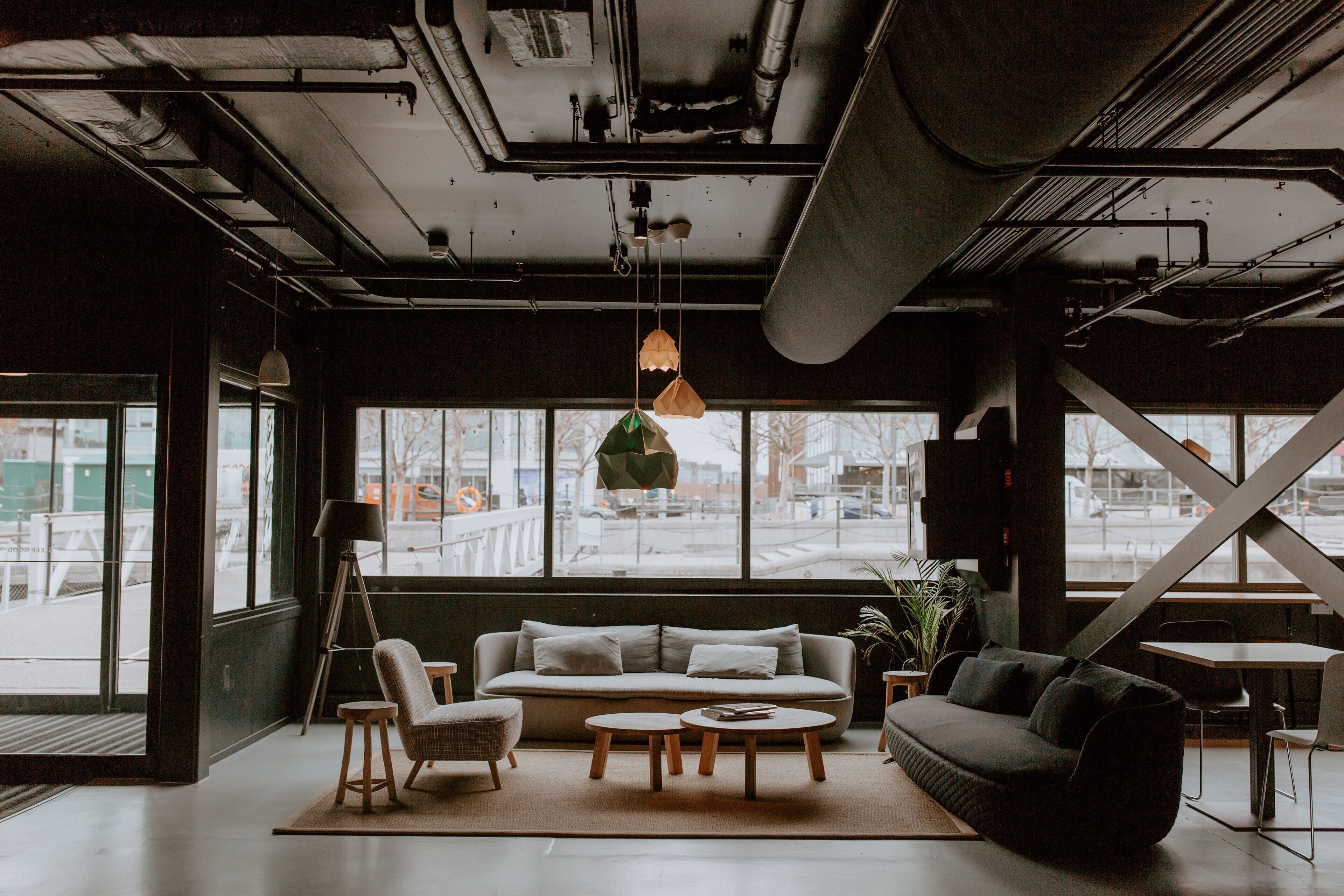 2 bars/lounges, rooftop bar