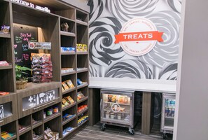 Snack bar - Hampton Inn & Suites Amarillo East (Amarillo)