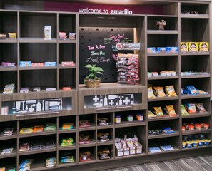Snack bar - Hampton Inn & Suites Amarillo East (Amarillo)
