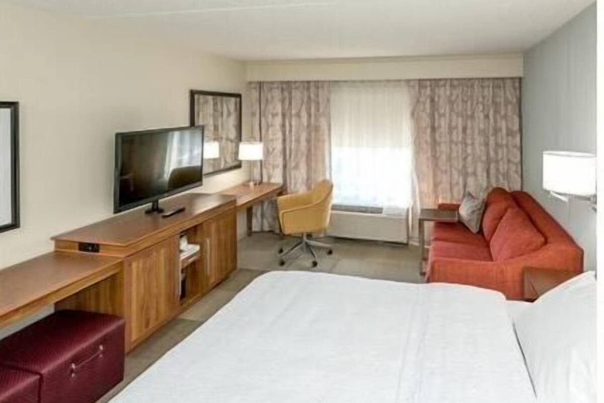 in-room safe, iron/ironing board, cots/infant beds, free wifi
