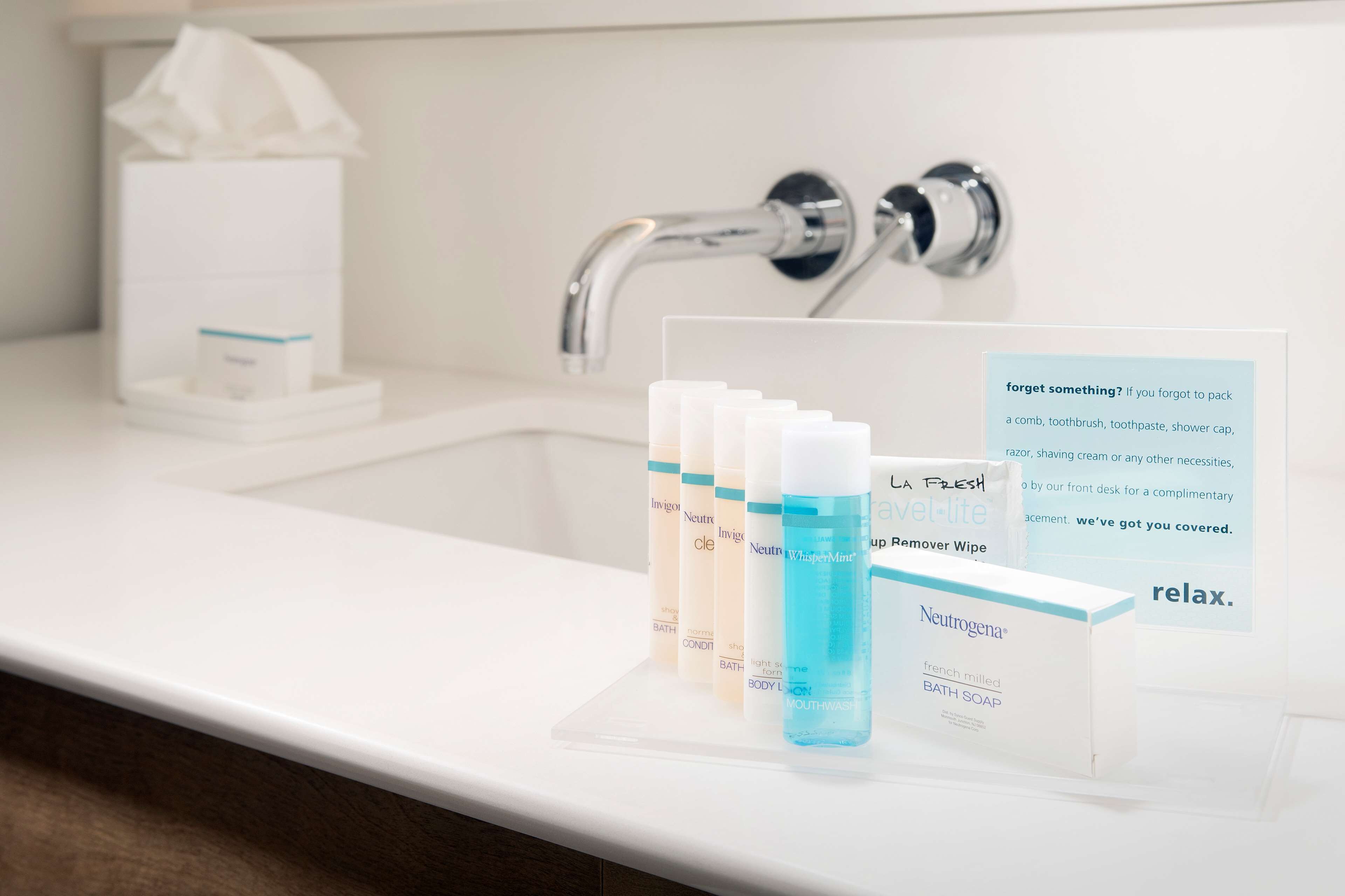 premium bedding, down duvets, in-room safe, desk