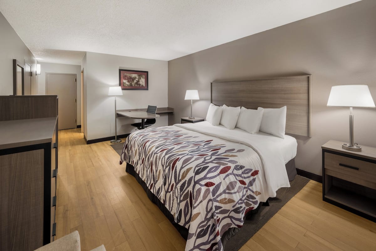 Superior Room, 1 King Bed, Non Smoking | Desk, iron/ironing board, free WiFi, bed sheets