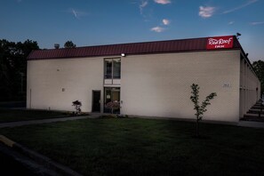 Exterior - Red Roof Inn Dumfries - Quantico (Dumfries)