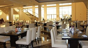 Food court - Grand East Hotel - Resort & Spa Dead Sea (Sweimeh)