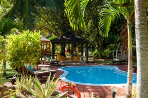 2 piscinas al aire libre