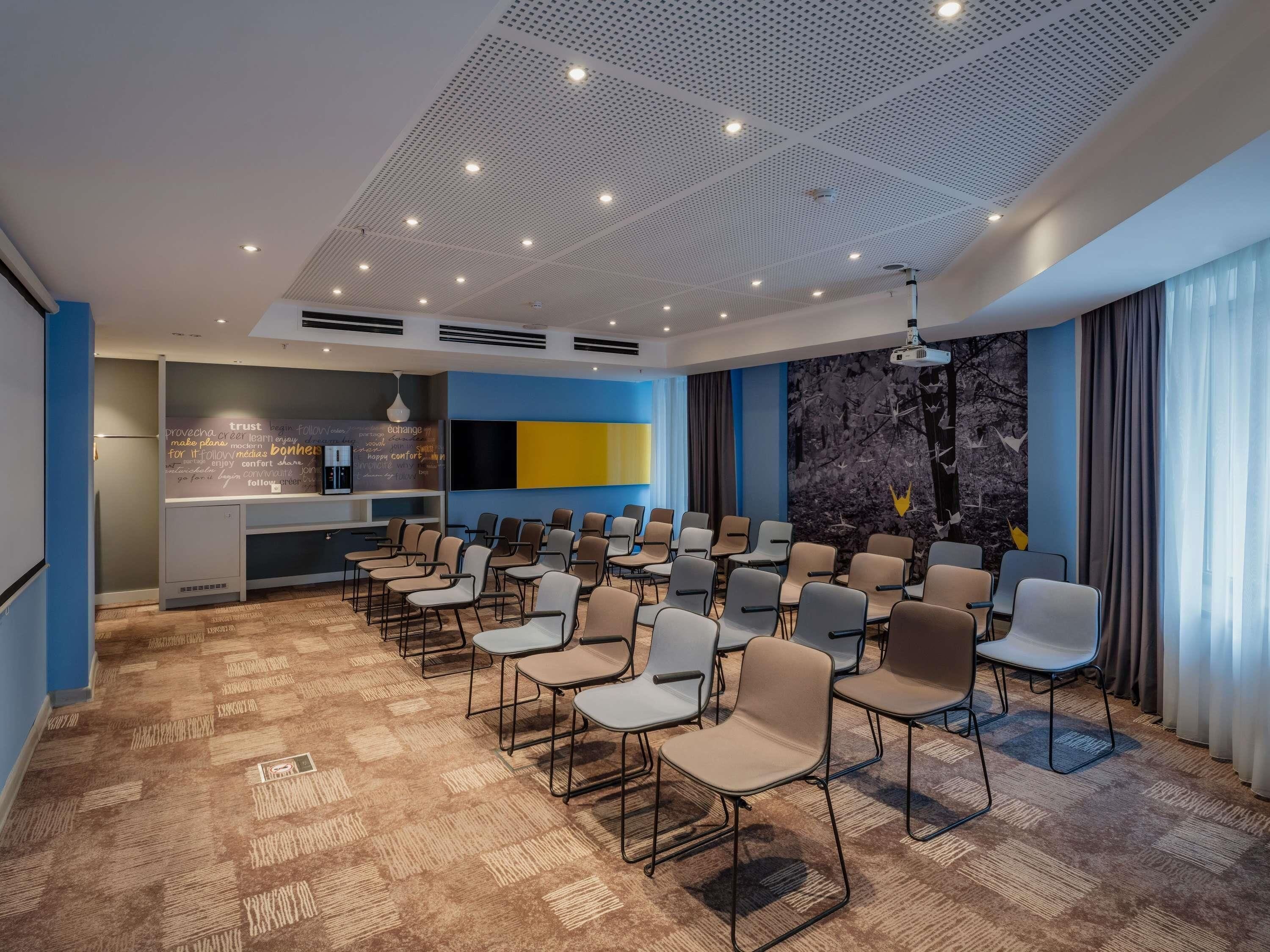 Meeting facility